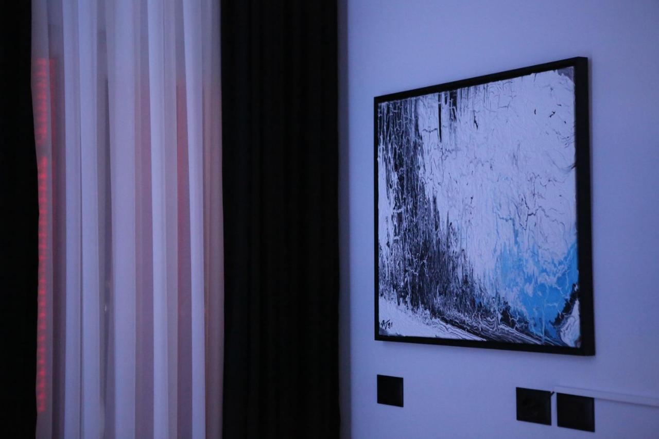 Dark Hotel Tirana Shkoze Bagian luar foto