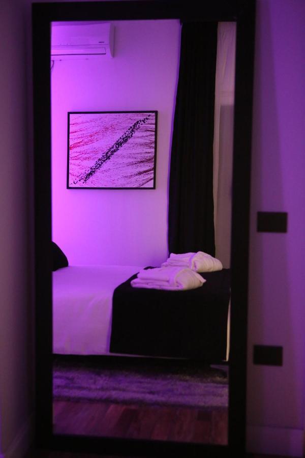 Dark Hotel Tirana Shkoze Bagian luar foto
