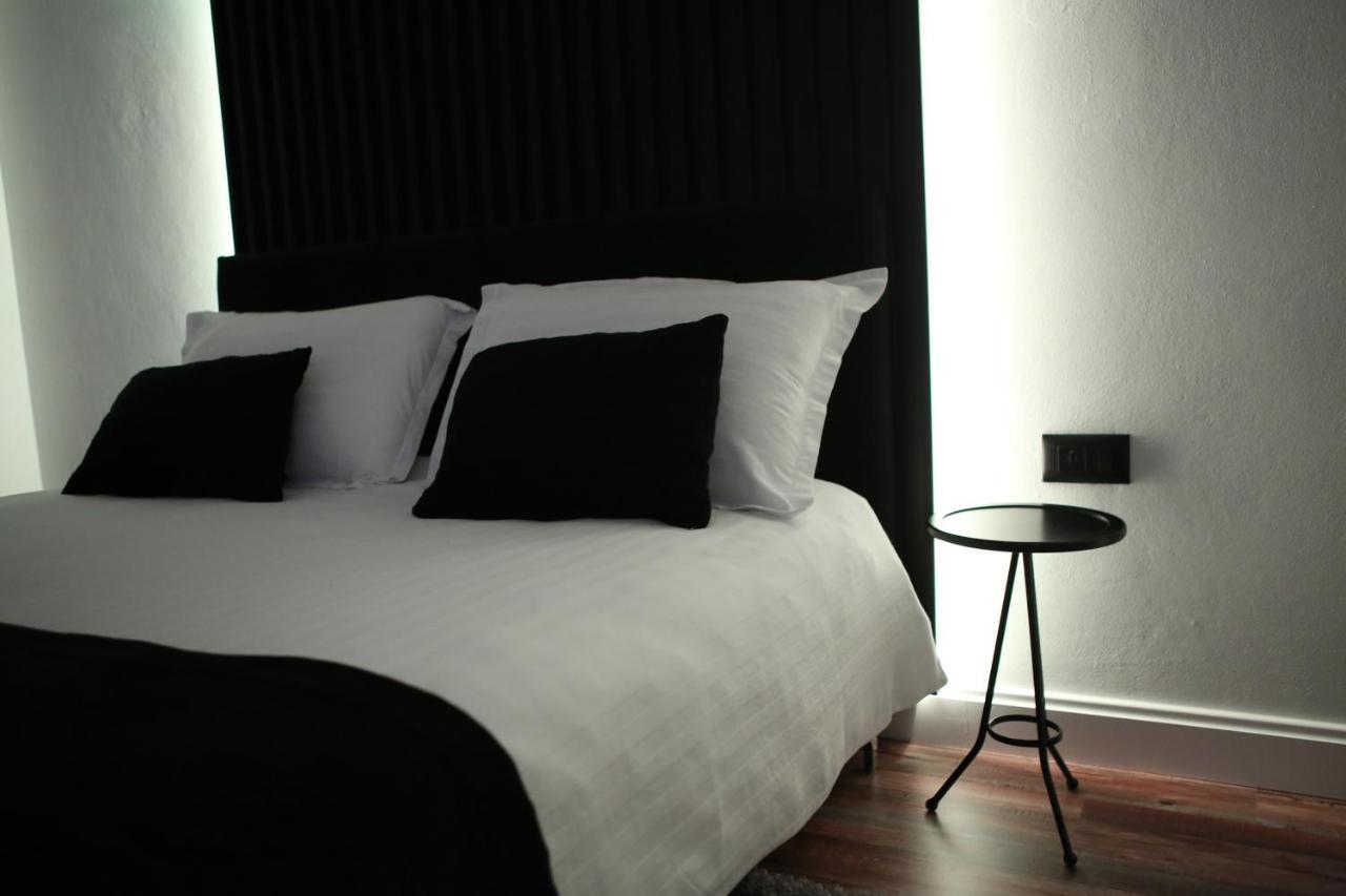 Dark Hotel Tirana Shkoze Bagian luar foto