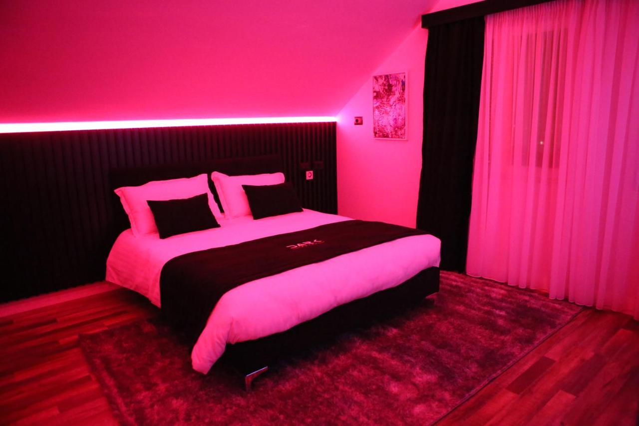 Dark Hotel Tirana Shkoze Bagian luar foto