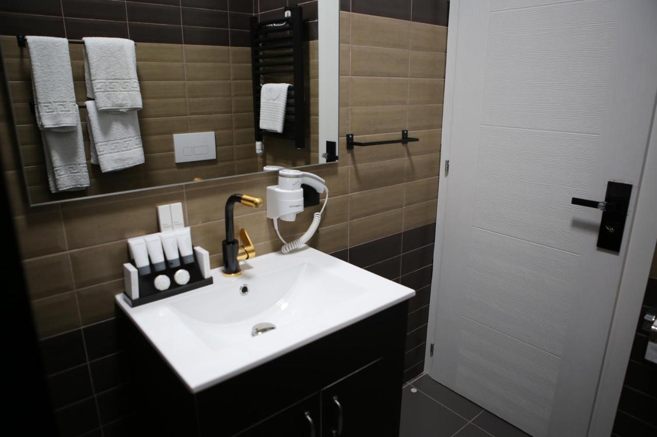 Dark Hotel Tirana Shkoze Bagian luar foto
