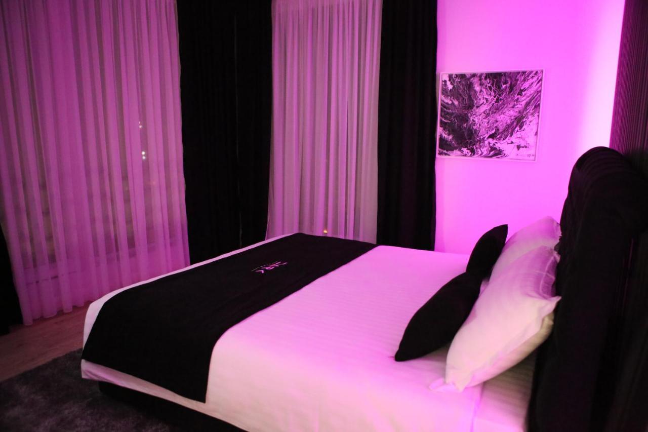 Dark Hotel Tirana Shkoze Bagian luar foto