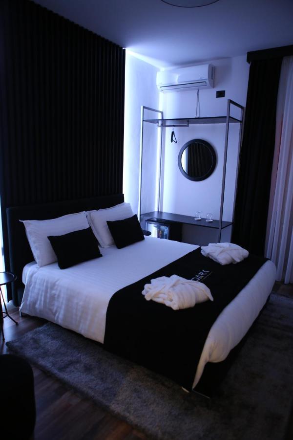 Dark Hotel Tirana Shkoze Bagian luar foto