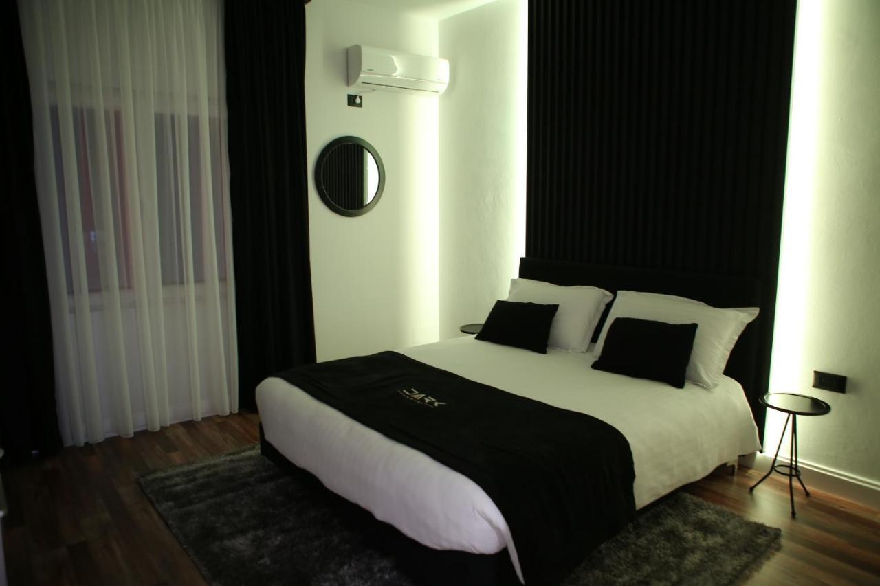 Dark Hotel Tirana Shkoze Bagian luar foto